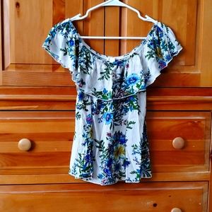 SOLD -NWT Charming Charlie Floral Off Shoulder Top